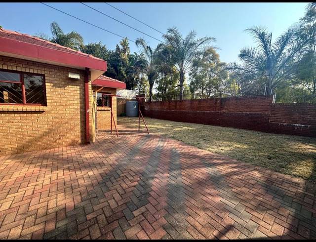 5 BEDROOM HOUSE FOR SALE IN LAUDIUM